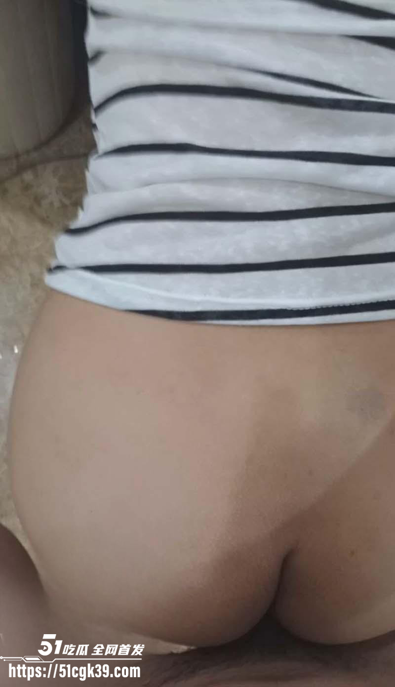 与妹妹的点点滴滴偷看妹妹洗澡被勾引06