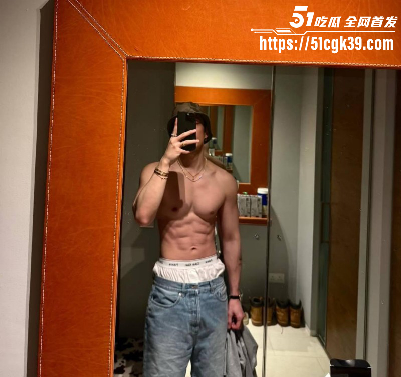邓紫棋男友魏骏杰出轨林芊莹018
