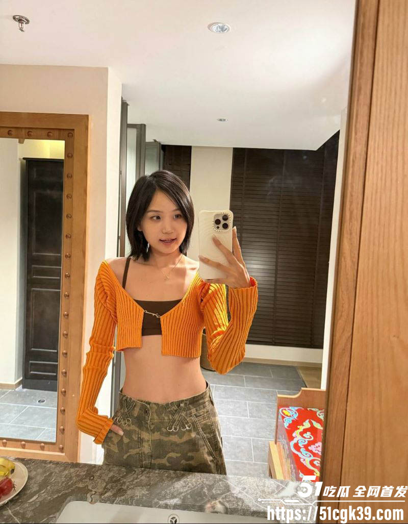 抖音700万粉丝网红胡楚靓男友小袁出轨前女友 9