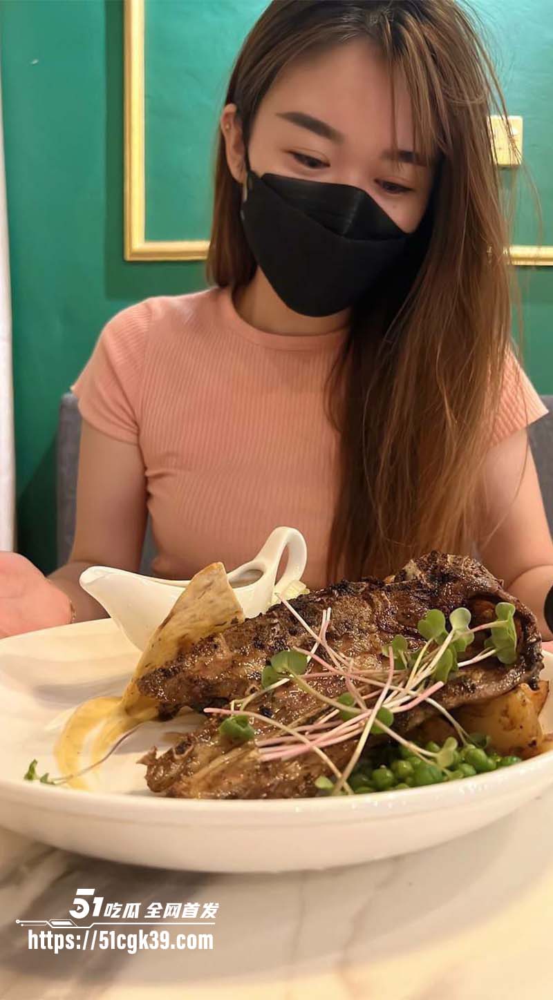 高颜值反差曝光 情侣自拍母狗出租房啪啪视频流出 性欲旺盛 几乎每天被男友操得欲仙欲死