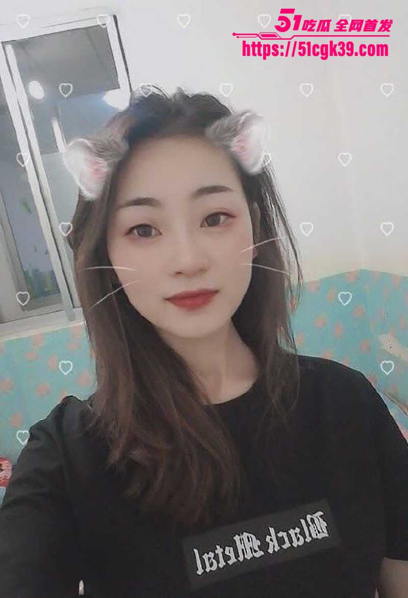 纯情妹子被前男友曝光不雅视频！分手不耽误做爱 变炮友玩3P调教 渣男带兄弟轮操骚穴 露脸出镜淫骚无比！