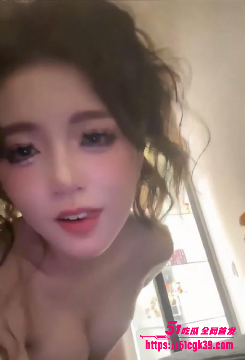 00后超级骚鸡下海裸聊视频流出 2 拷贝