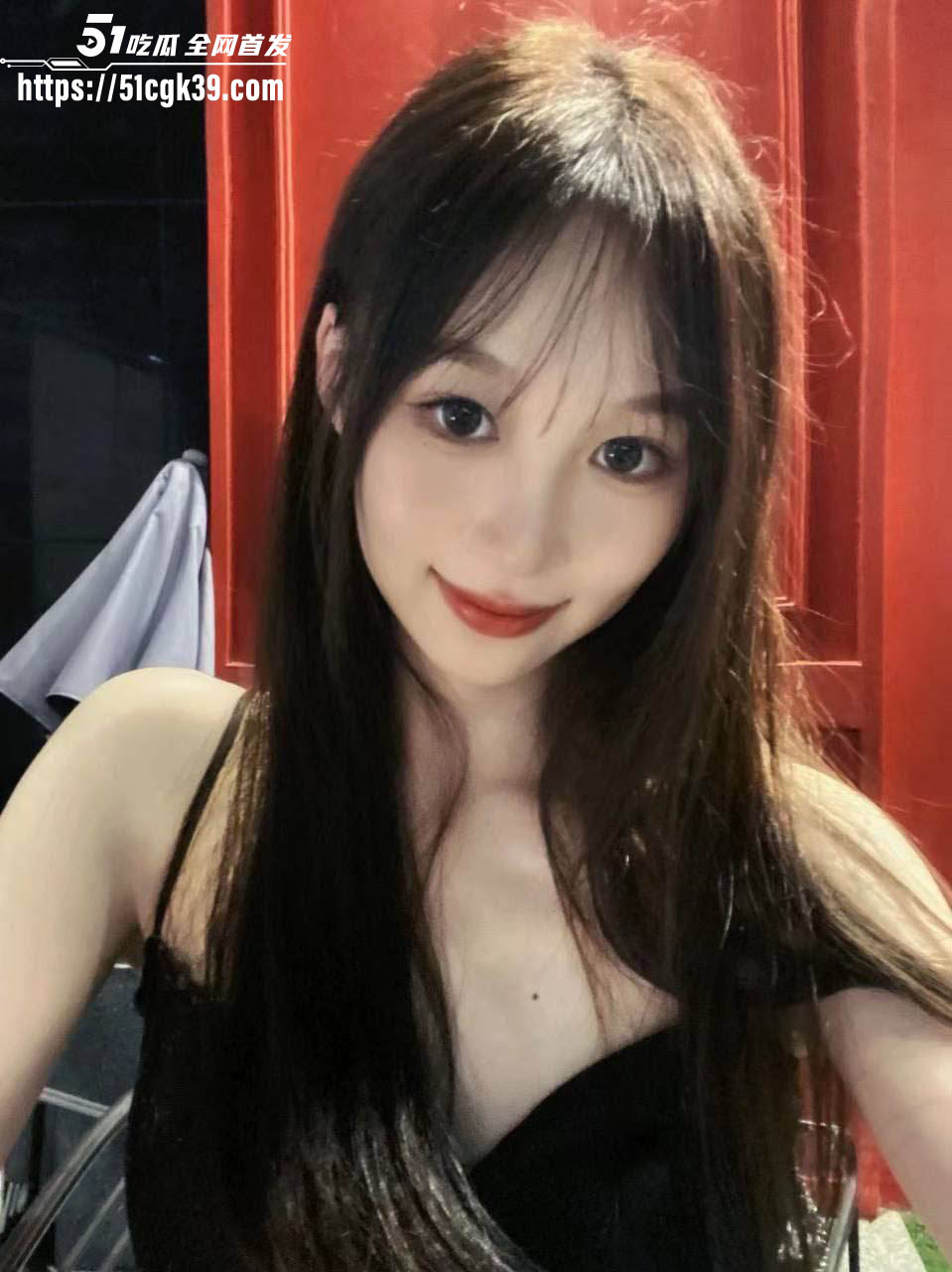 福建网红公司前台 刘欣怡 被老板潜规则视频流出 外表高冷实则床技高超 深喉足交多体位样样精通！