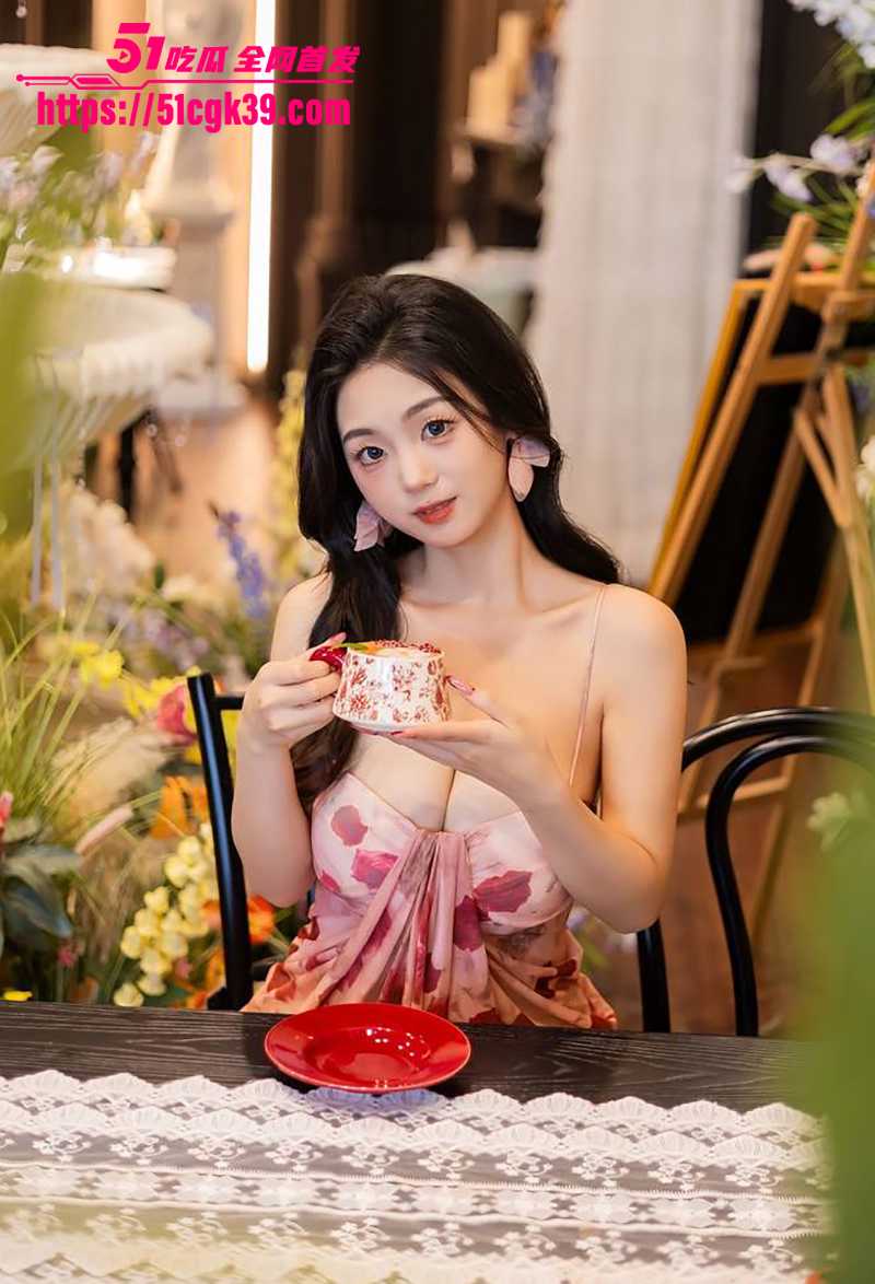 巨乳黄播抖音网红小熊软糖邱钰璇邱嘉卉不雅视频流出2拷贝