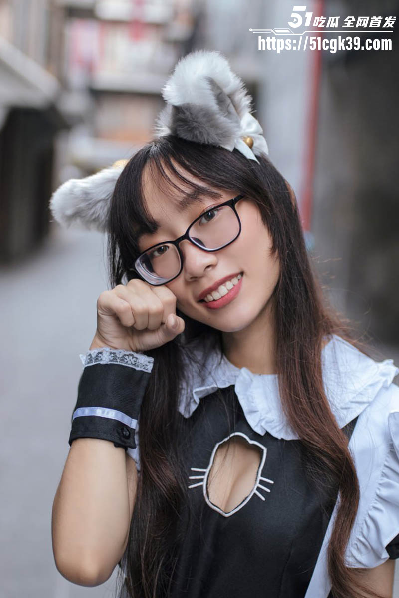 Onlyfans泰国极品眼镜妹 Hosh 福利私拍视频流出 推特万人追踪 蜂腰长腿性感妖娆极致淫骚！