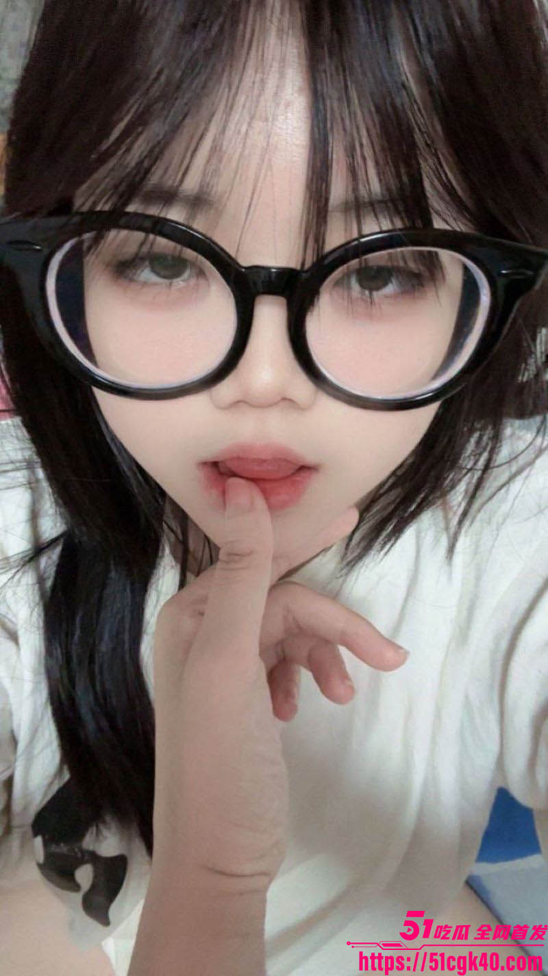 青岛大二巨乳学生妹王羽焦私拍流出 7