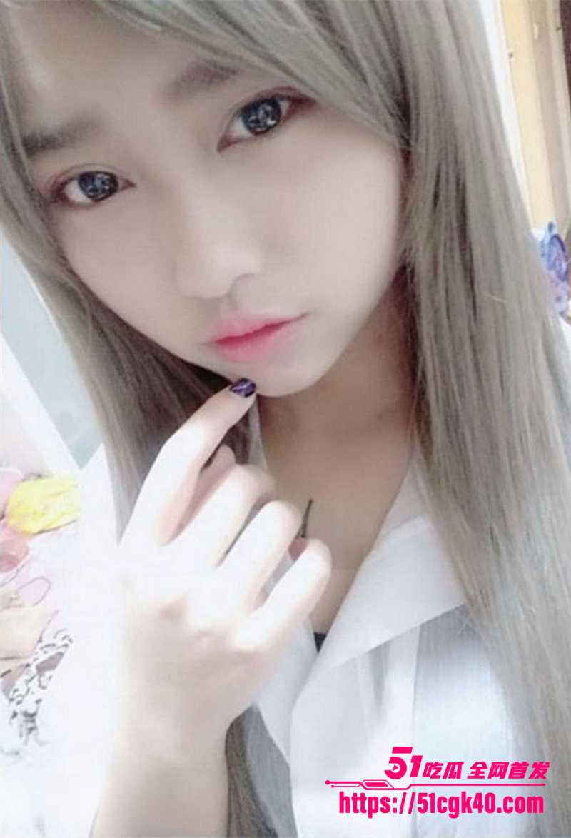 甜美学妹跟男友车震淫片流出 可爱小母狗露脸口交舔屌 露奶掰逼被跳蛋玩穴 穿开档黑丝被无套爆操！
