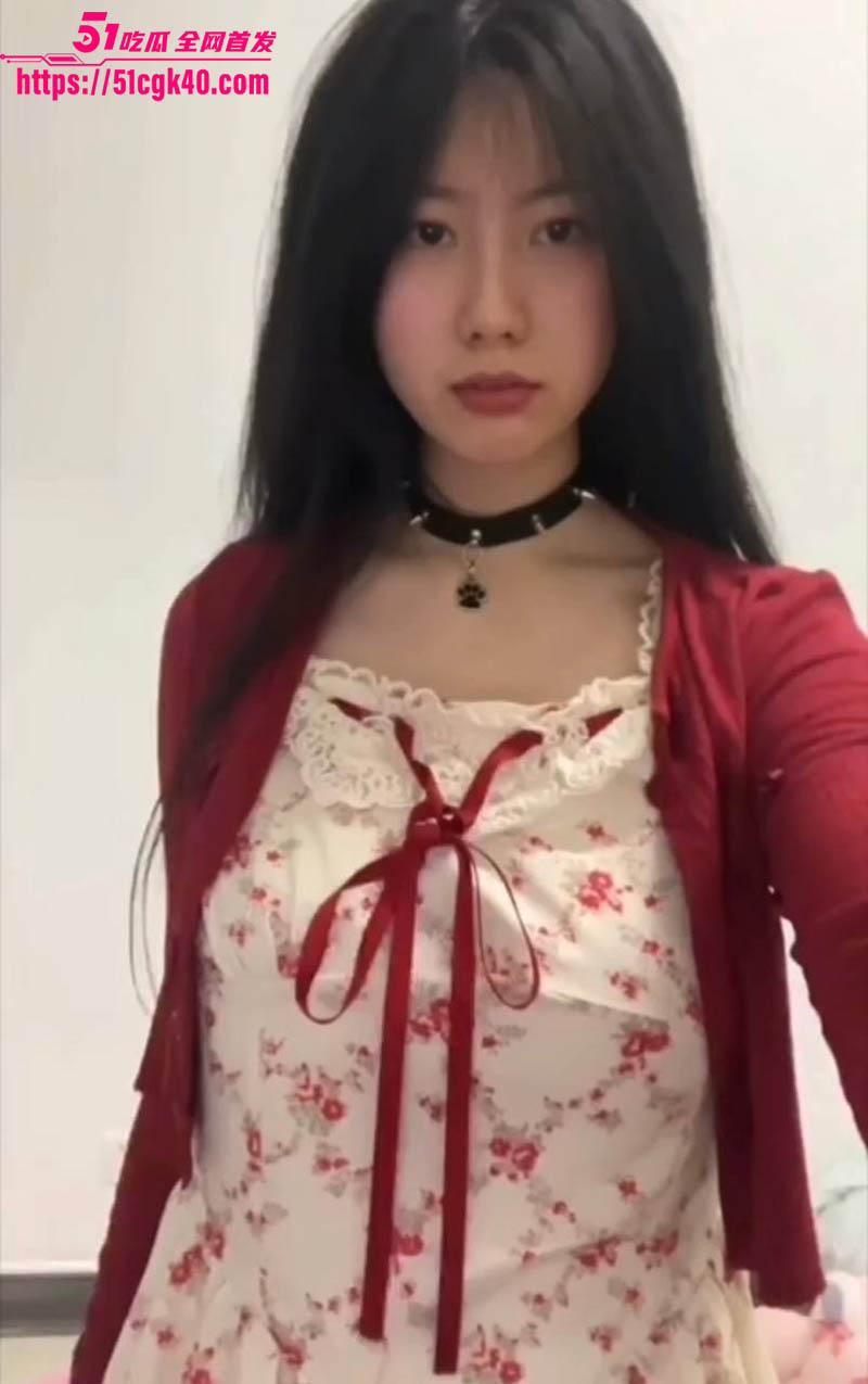 极品巨乳大学生私拍视频炸裂流出 金主爸爸牵链校园遛母狗 豪乳傲然勾魂夺魄 白虎骚穴一线天无比诱惑！