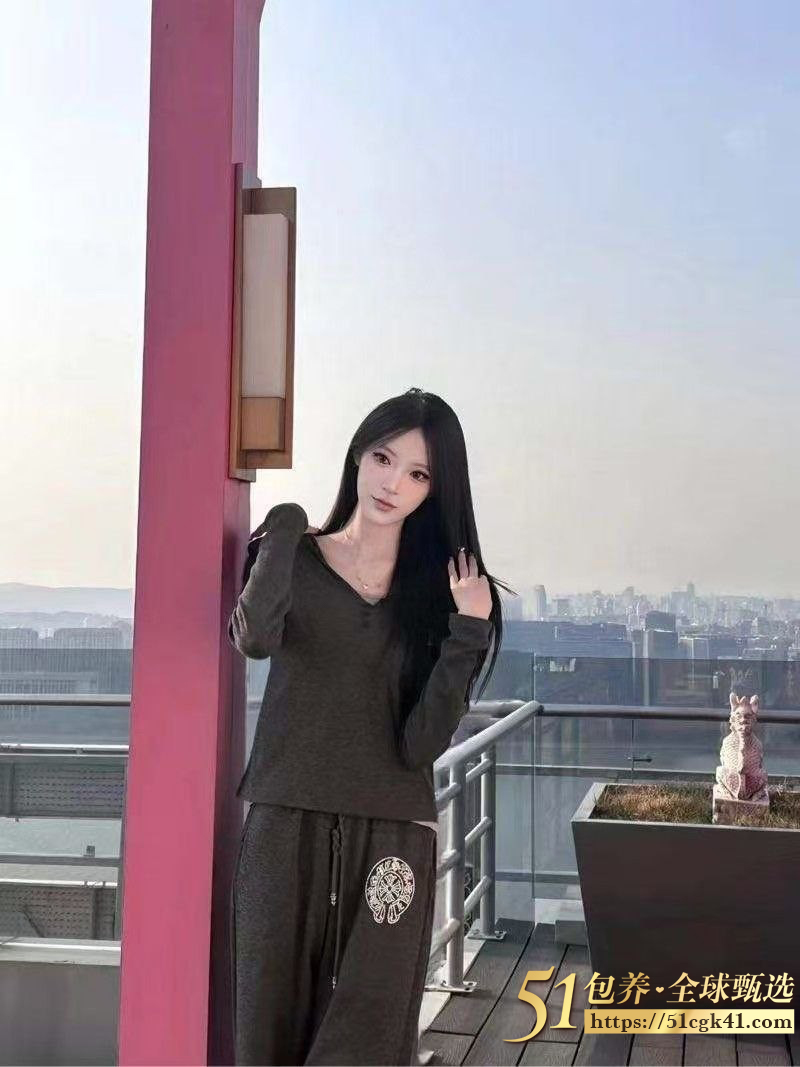 51包养 高端外围 | W1LZ091207 兰州 美甲师 筷子腿高颜值 主动大方 质量保真 假一罚十