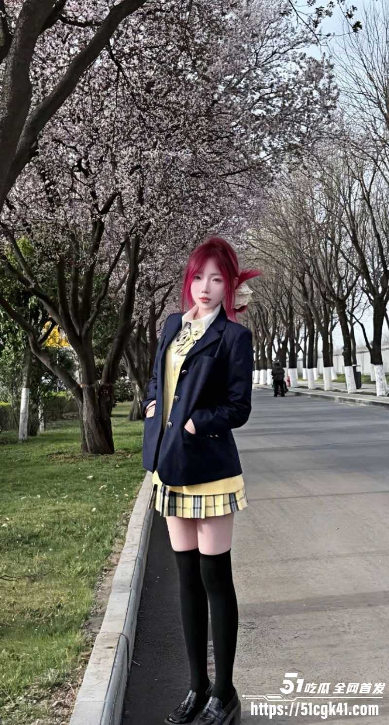 苏州大学精神小妹 赵艺涵 为了满足男友独特癖好 被肆意摆弄各种姿势玩弄 疯狂爆操浪叫不停！