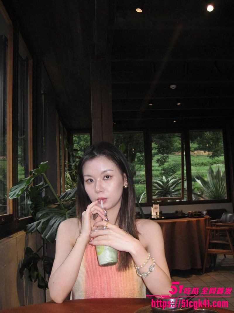 临汾小少妇 秦寒 欲望爆棚 与多男约炮被男友曝光 巨乳夹紧肉棒 黑丝被撕破猛干 淫叫不断！