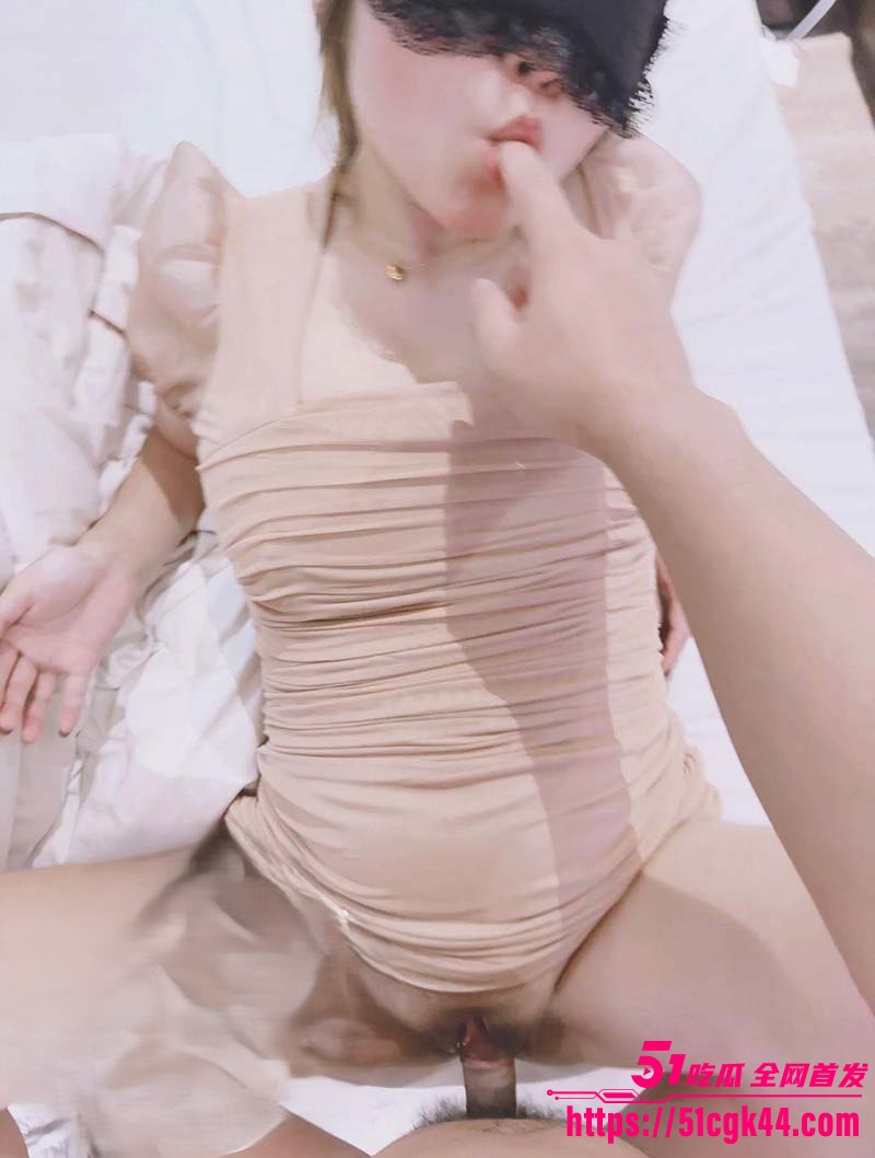 海角乱伦大神妹妹的第一次给了我新作 3
