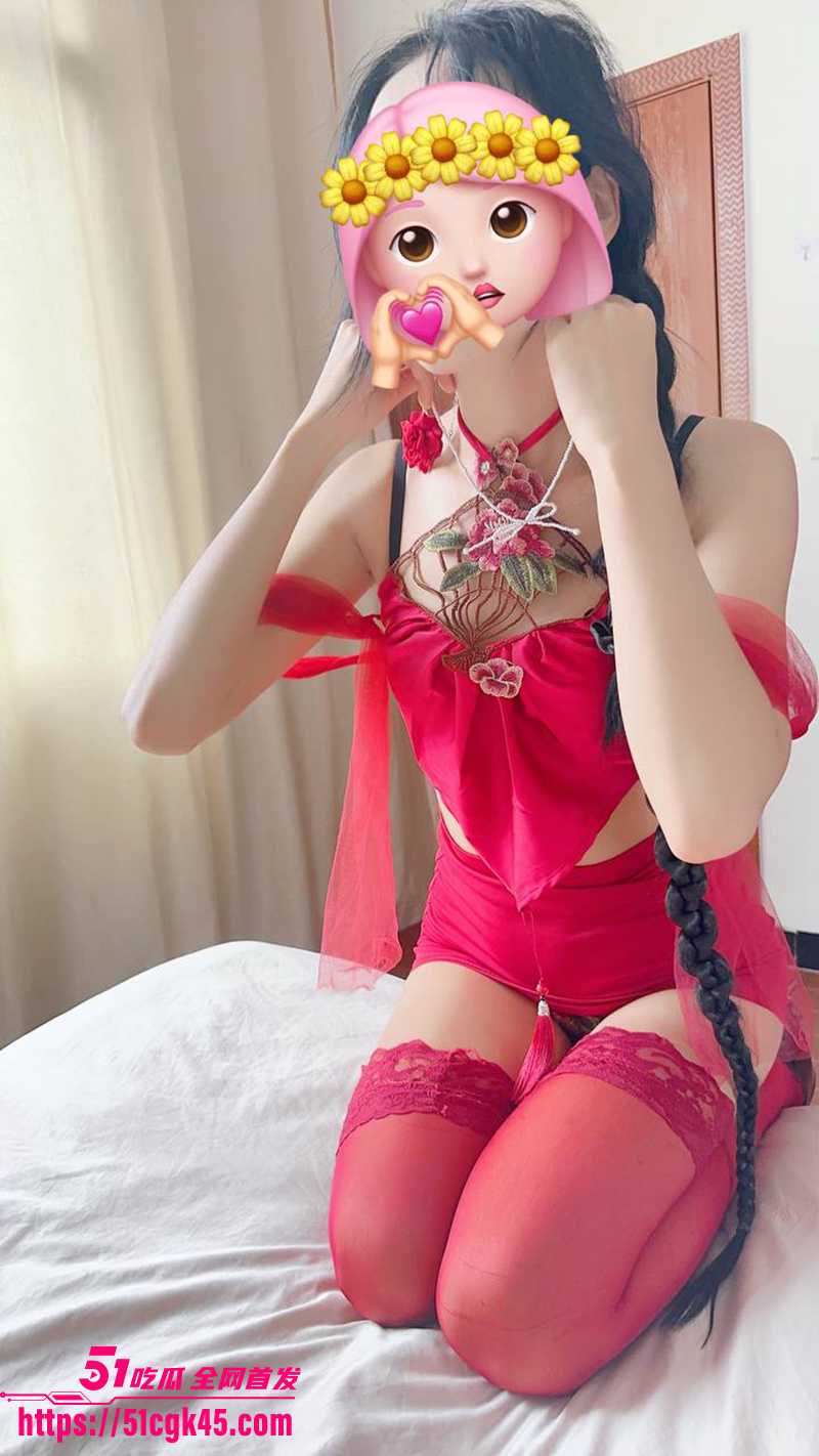 51原创小姨子的秘密 性感小姨子换上国风情趣勾引姐夫 床上主动求操内射！