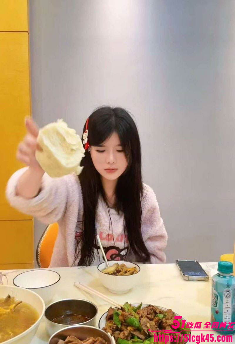 成都张欣然 分手一月速变骚婊 soul约炮口交舔蛋小穴特写 女仆装翘臀求操 粉嫩逼喷汁内射狂干！