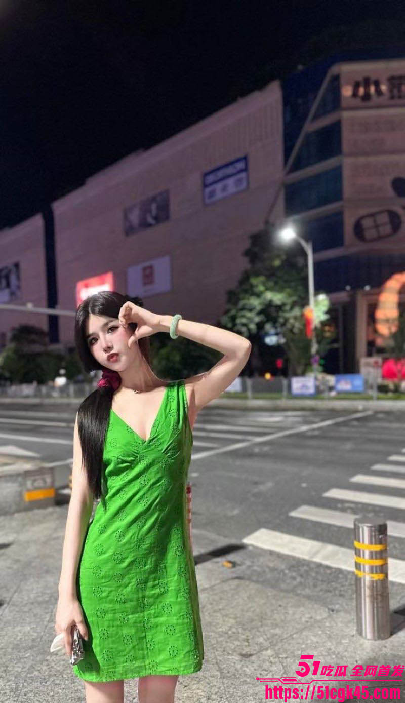 成都张欣然分手一月速变婊soul约炮口交舔蛋小穴特写 3