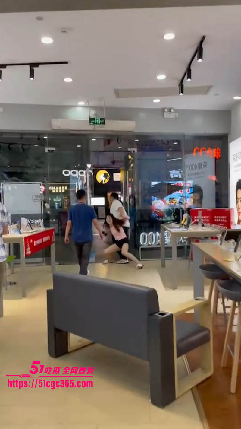 屌丝男给小网红分期买手机 3