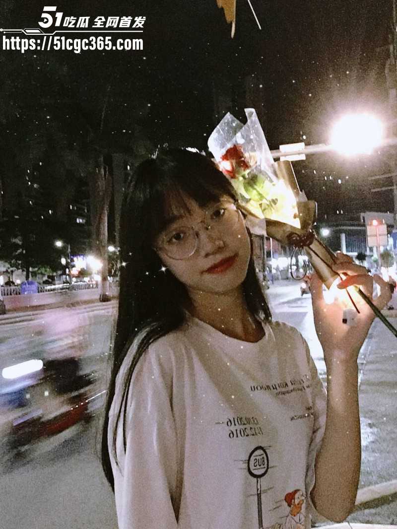 反差眼镜妹 蔡慧怡 第二弹 继与男室友约炮后再曝猛料 发情裸聊狂揉诱人美乳！