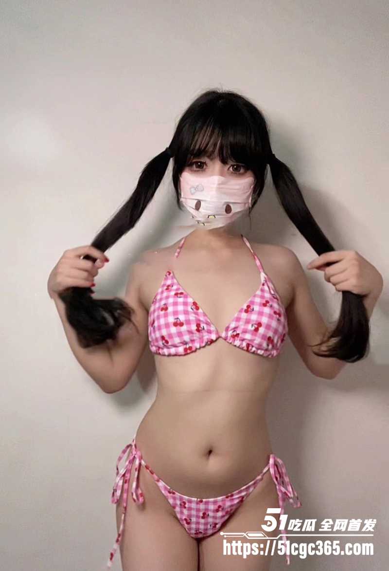 推特新晋无毛萝莉霈宝福利视频流出 2 拷贝