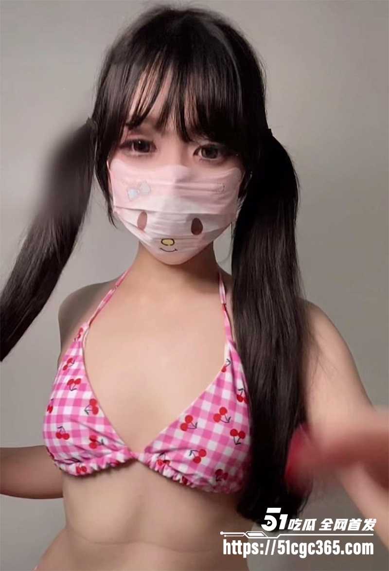 推特新晋无毛萝莉霈宝福利视频流出 3 拷贝