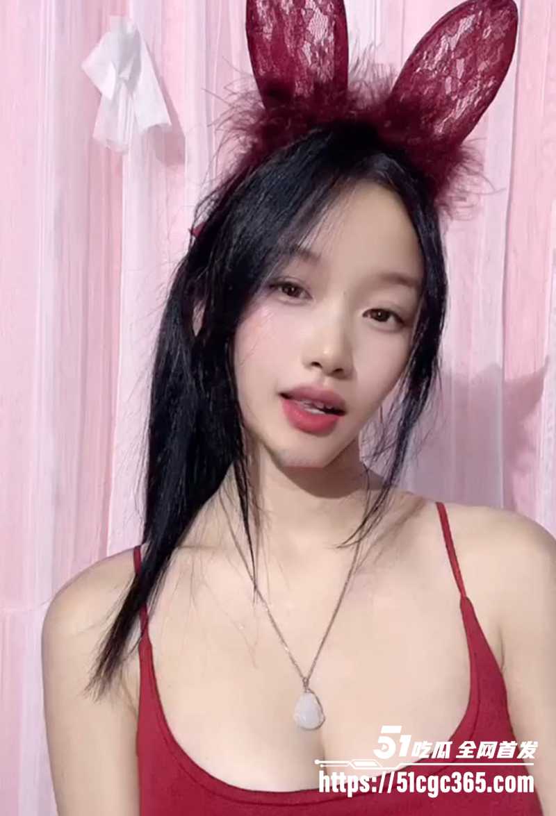 快手反差主播精神小妹肥臀丝袜摸奶揉穴不雅视频流出2拷贝