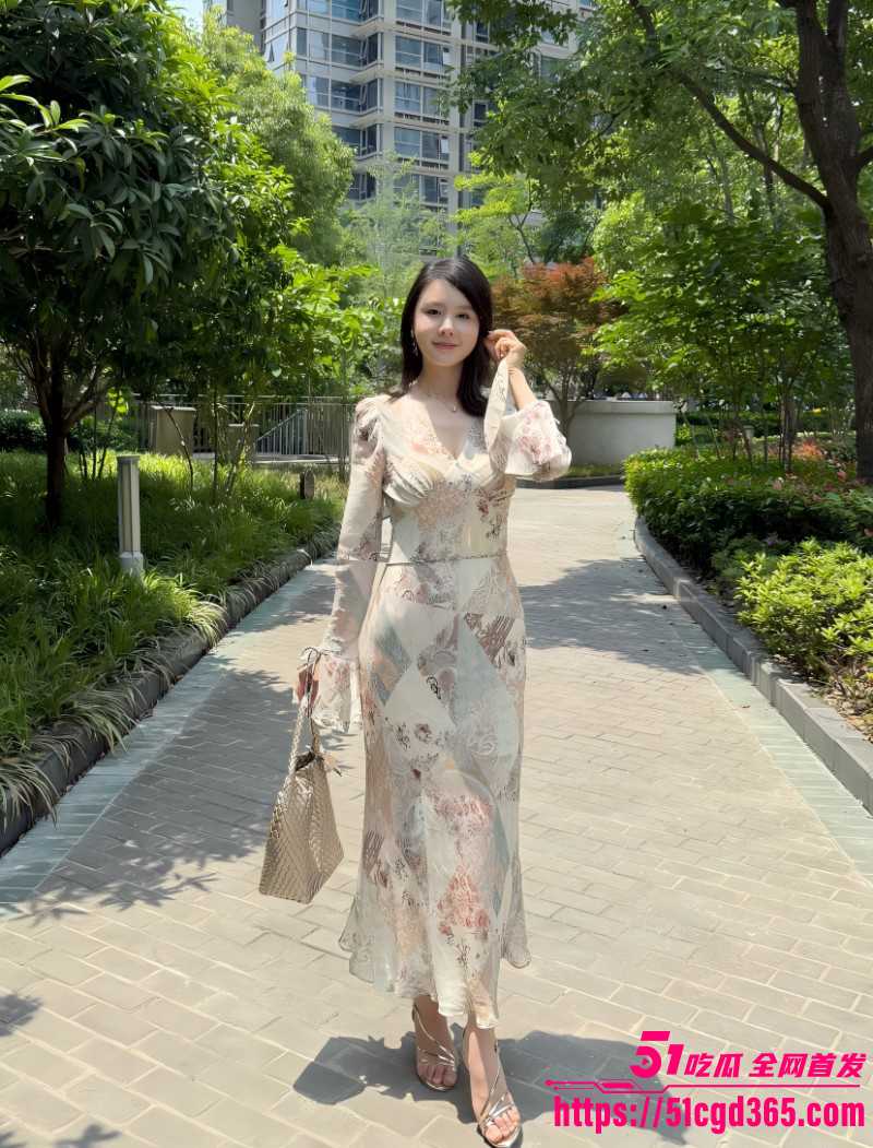 大胸嫂子会喷水指奸嫂子爽到喷水03