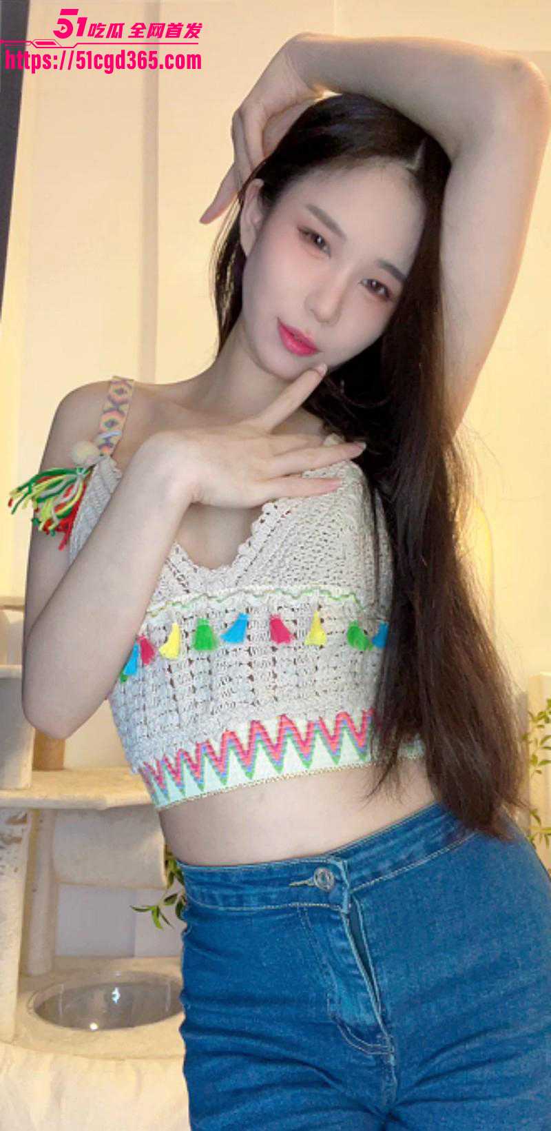 极品御姐女神 宵夜 定制福利第二弹 发情吐舌狂舔性感丝足 玉指戴套自慰爽到潮喷！