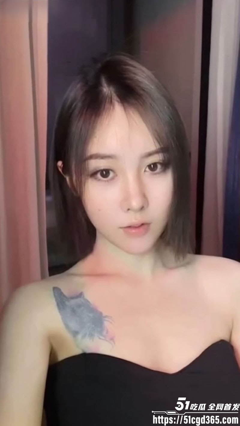 推特富二代你的王约炮高颜值女神视频 4