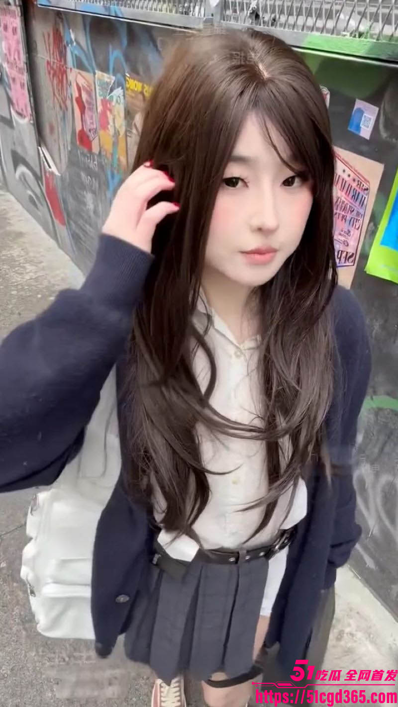 推特阿黑颜女王 噗噗 新作街头采访2 让路人情趣道具捆绑调教 白虎嫩穴被打桩爆操 高潮喷水！