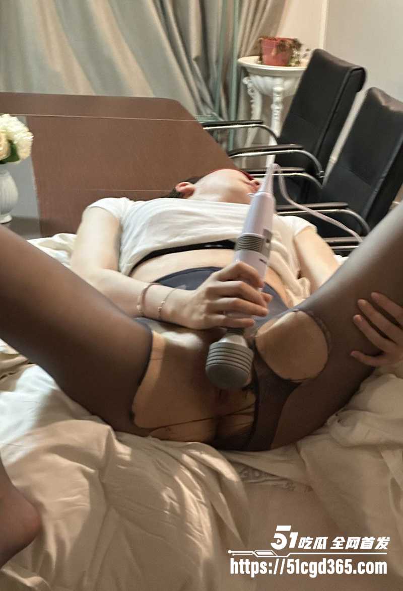 反差学生妹调教视频流出 8 拷贝