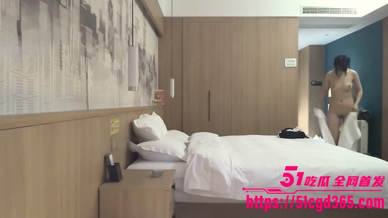 胖爷的奇妙之旅 约操极品女大学生 JK制服尽显可爱风情 酒店后入猛插 肥臀乱扭呻吟连连！