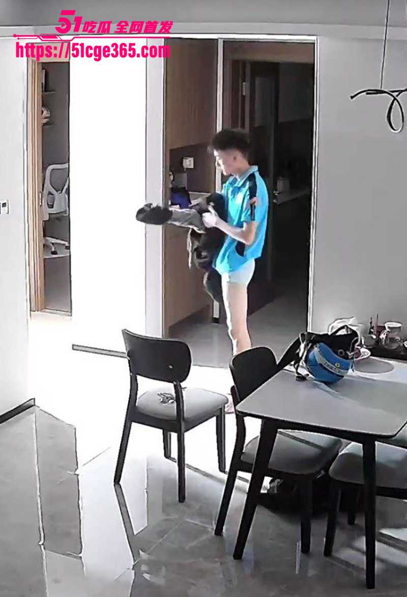 50块钱约炮21岁外卖小哥视频曝光 4 拷贝