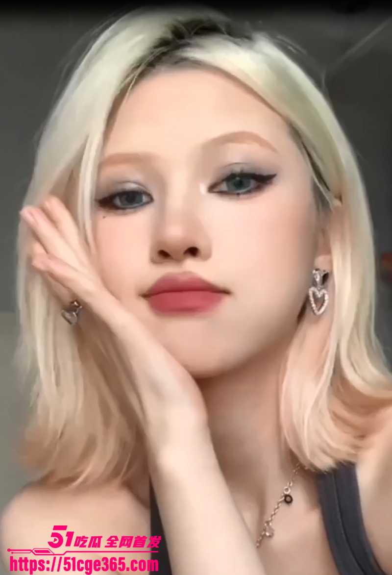 反差时尚美女性爱自拍视频曝光 4 拷贝