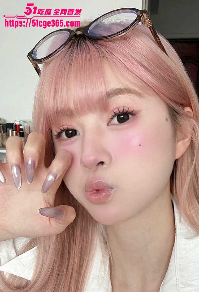 反差时尚美女性爱自拍视频曝光 2 拷贝