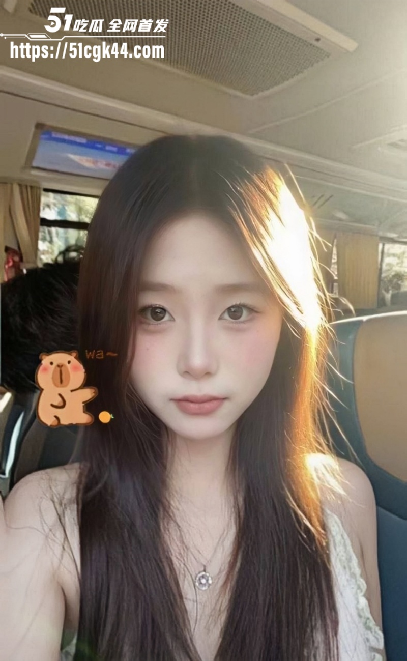 广东科技职院清纯小妹 边思雨 被学长调教成淫荡玩物 深喉口爆后入狂插 反差感十足！