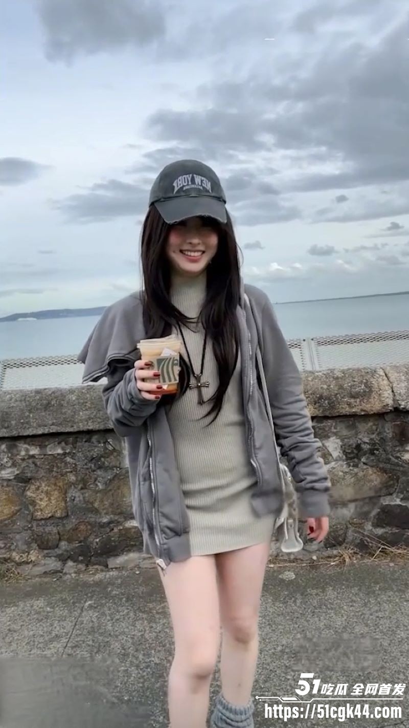 推特人气福利姬 噗噗 海边约会视频流出 各种户外场景露脸口交 男主后入猛操淫水狂喷！