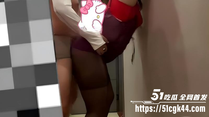 妖娆的丈母娘暴操饥渴丈母娘012