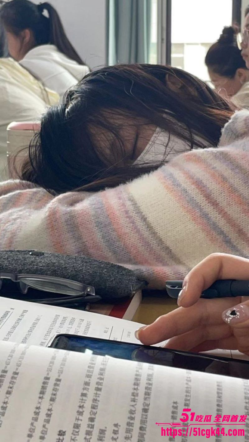 反差女大学生约炮调教 女上位猛骑爽到叫爸爸 嫩穴紧裹棒身啪啪撞击！