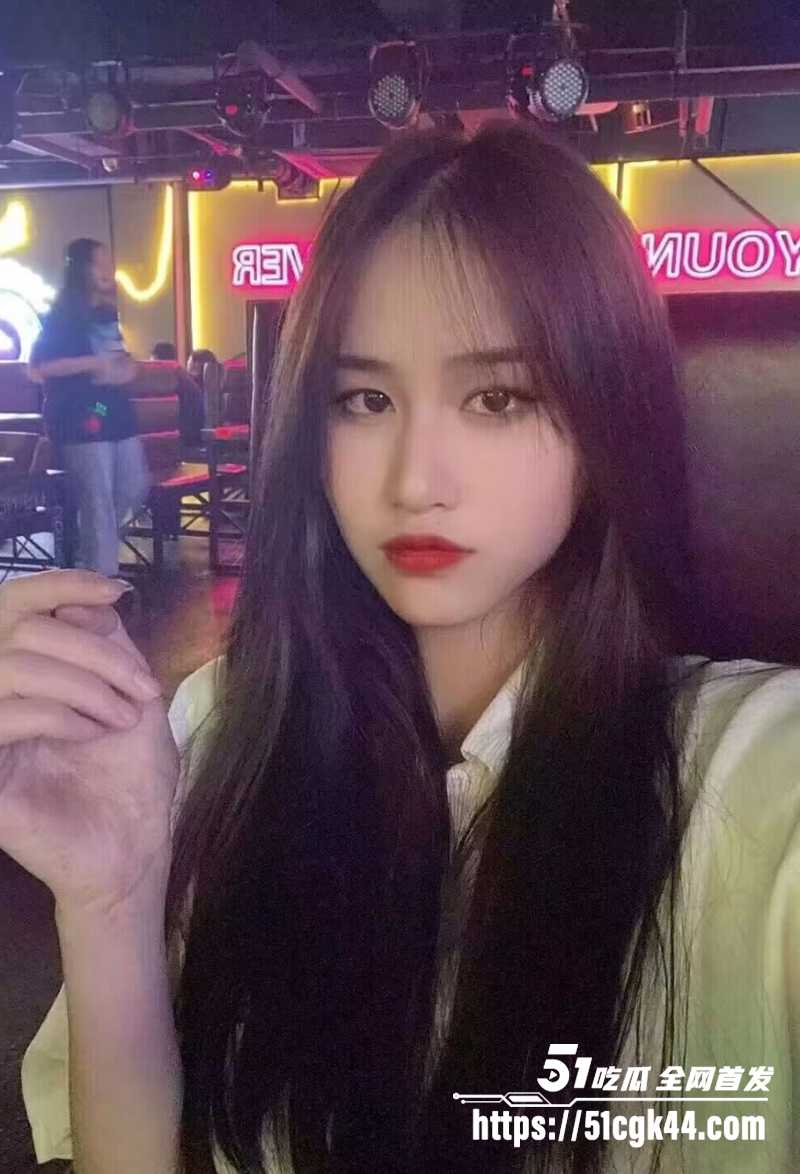 美女大学生 薛翊宁 网盘遭黑私拍淫片流出！高挑巨乳美眉喜欢颜射 露脸被爆操骚劲十足！