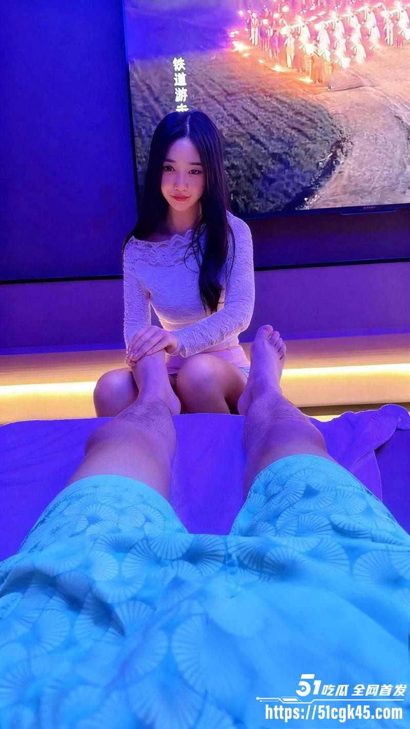 乱伦大神 会喷水的亲姐姐 足浴店姐姐体验技师日常 易发情体质遭无情内射 这活不适合她！