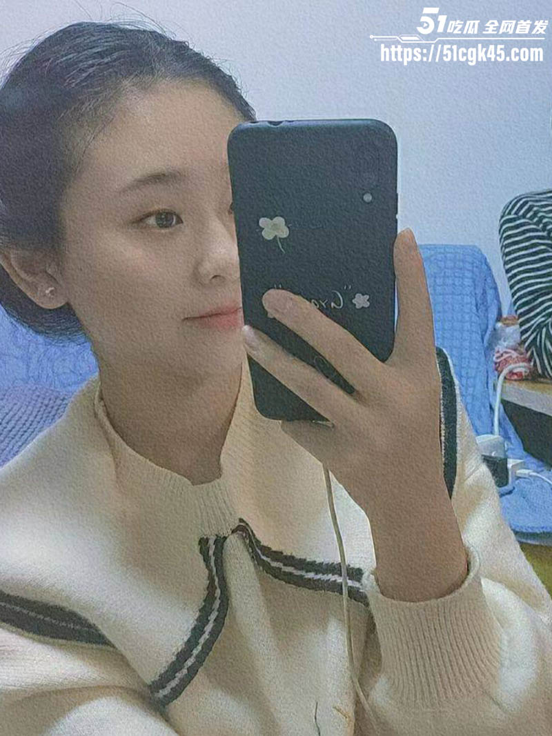 极品大学生 钰莹 堕落成淫荡母狗 金主调教视频流出 嘴含内裤扣逼自慰淫骚至极！