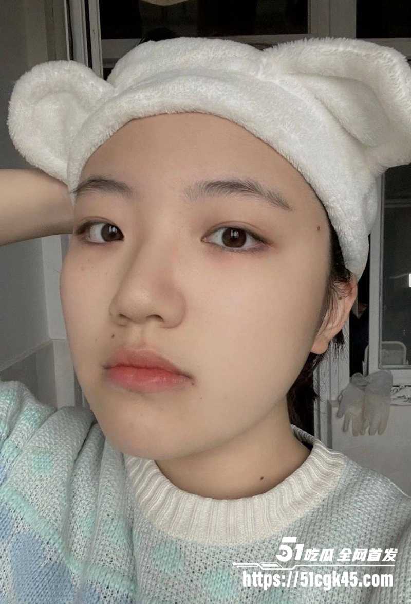 广州大一女学生 赵薇薇 不雅视频流出 反差少女玩网调 拍抠穴自慰淫片 线下约炮被无套狂操！