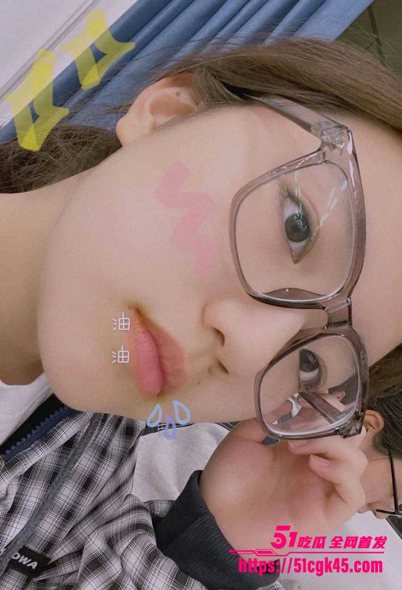 广州大一学生赵薇薇网调自慰视频曝光3拷贝
