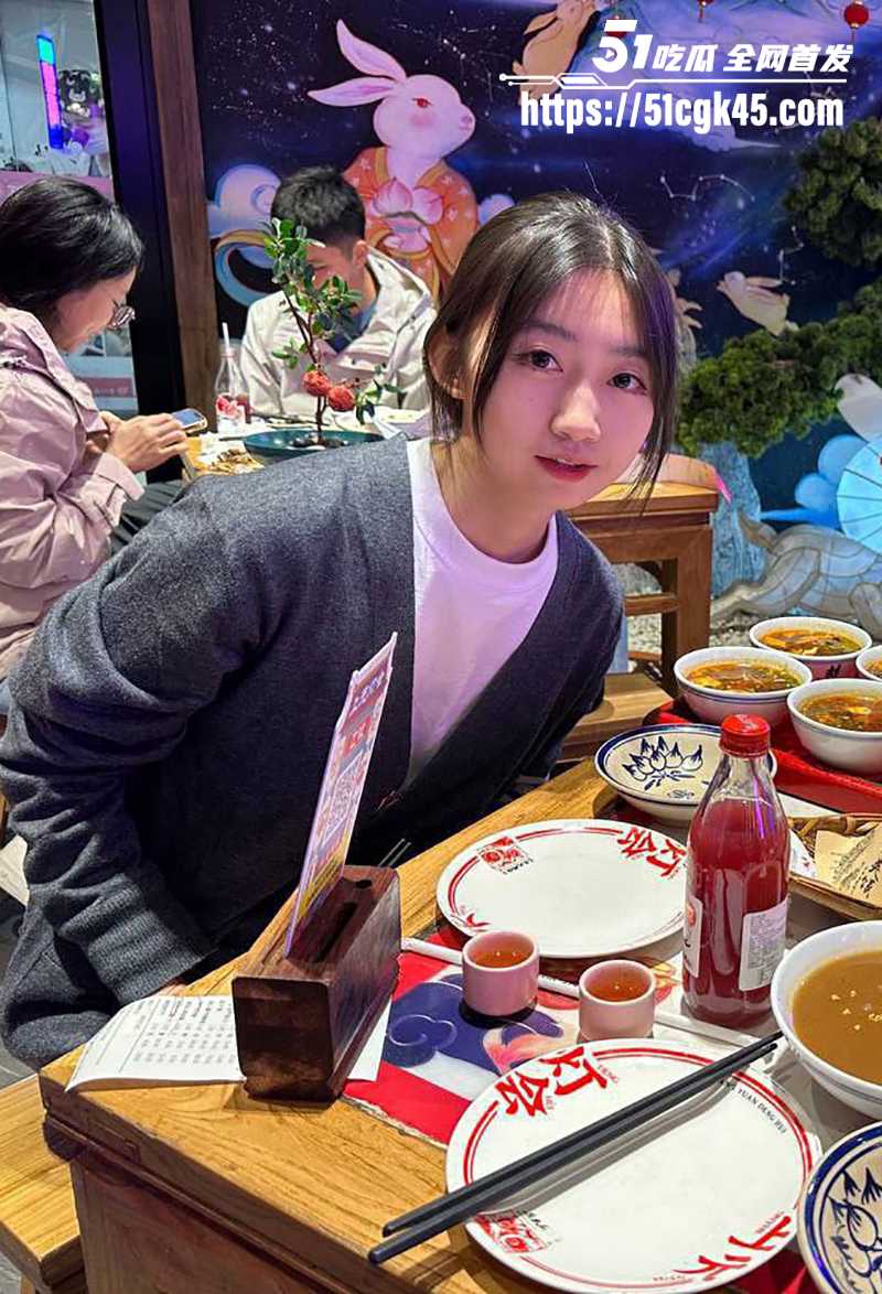 反差清纯美女广东王铭怡不雅视频曝光1拷贝