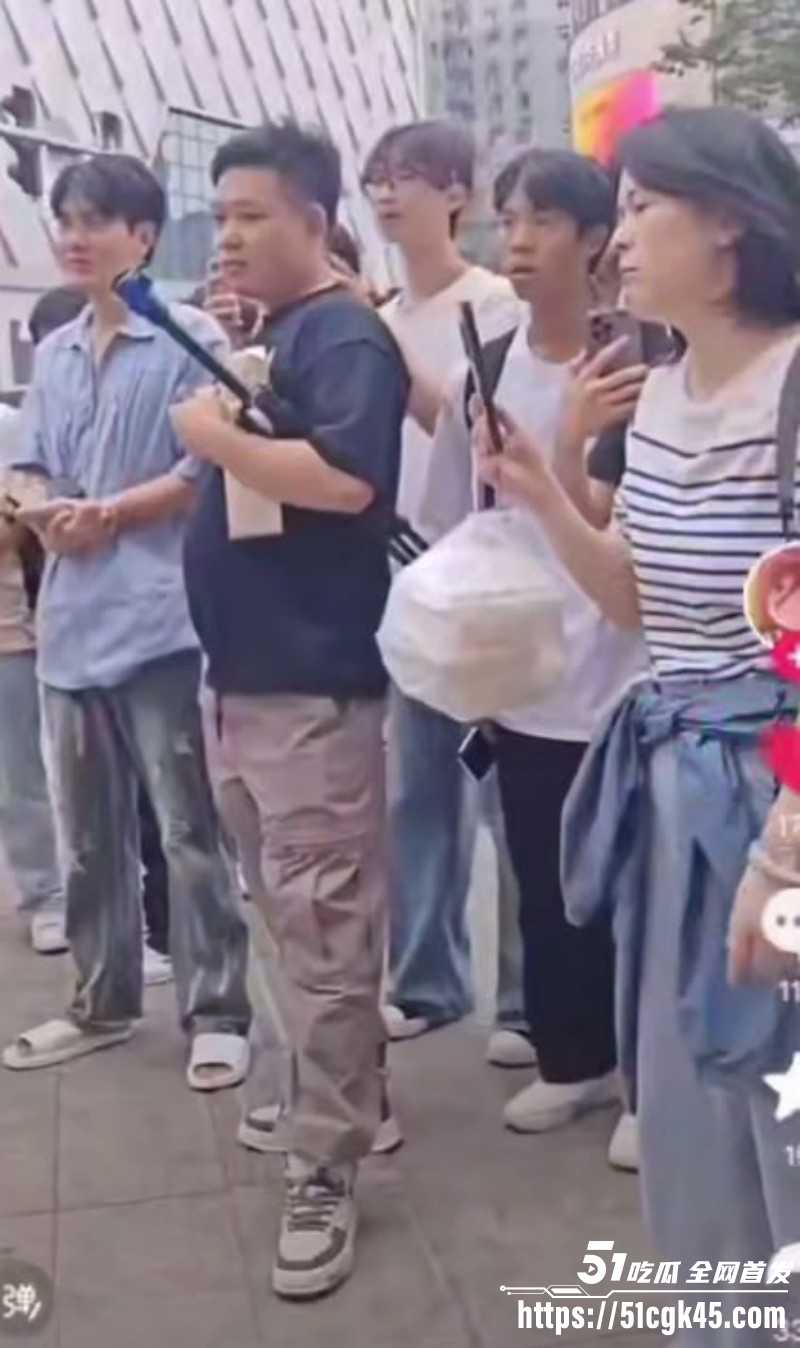 王扁南昌演唱会遭小汤圆围攻06
