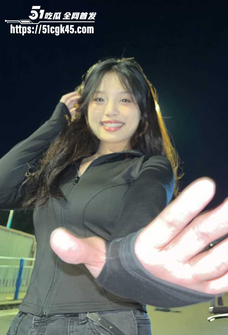 安徽阜阳美女 宁静伊 恋期出轨被男友曝光性爱视频 穿SM套装玩肛交 露脸舔屌挨操 纯纯骚母狗！