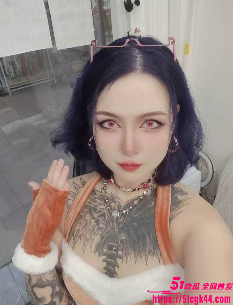 02年东北妹修妍奇上台征婚曝光契约兽身份 2