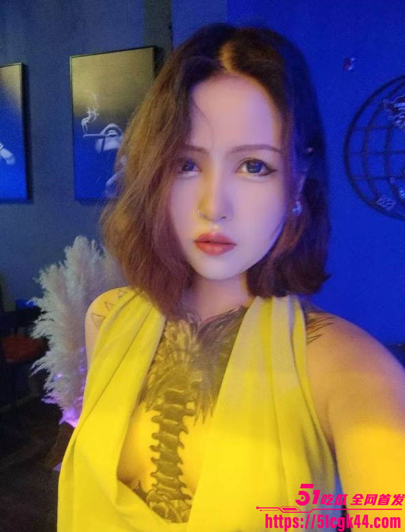 02年东北妹修妍奇上台征婚曝光契约兽身份 3