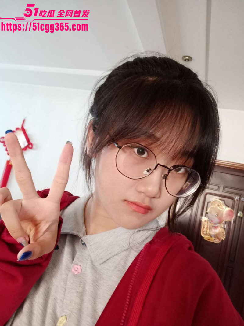 山东科技大学 朱玲慧 被前男友曝光 清纯校花沦为索精母犬 狗链栓脖狂吞主人生殖器！