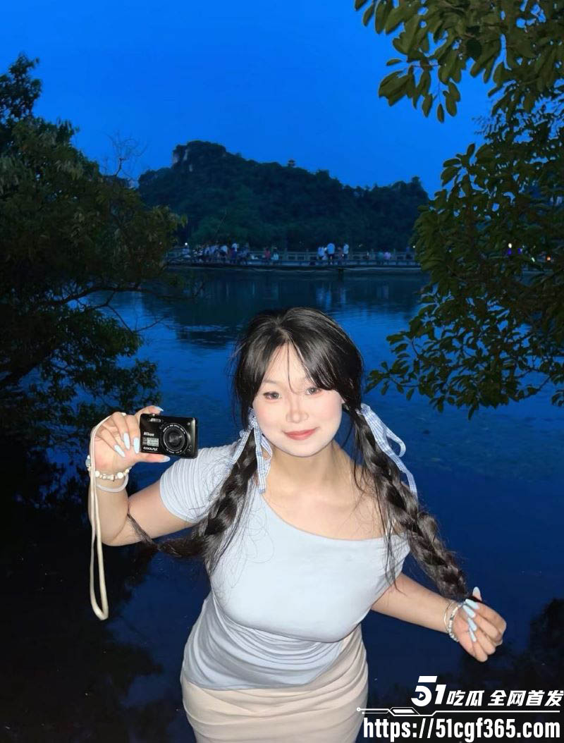 天津微胖反差婊女上位坐屌狂扭 大屁股性感摇摆榨精喷汁 男友调教母狗高潮连连！
