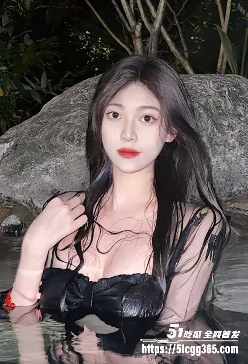 广州花都学院啦啦队女神 郭雨萱 被富二代包养 捆绑调教淫片流出 白虎小穴超粉嫩 穿队服挨操贼淫骚！